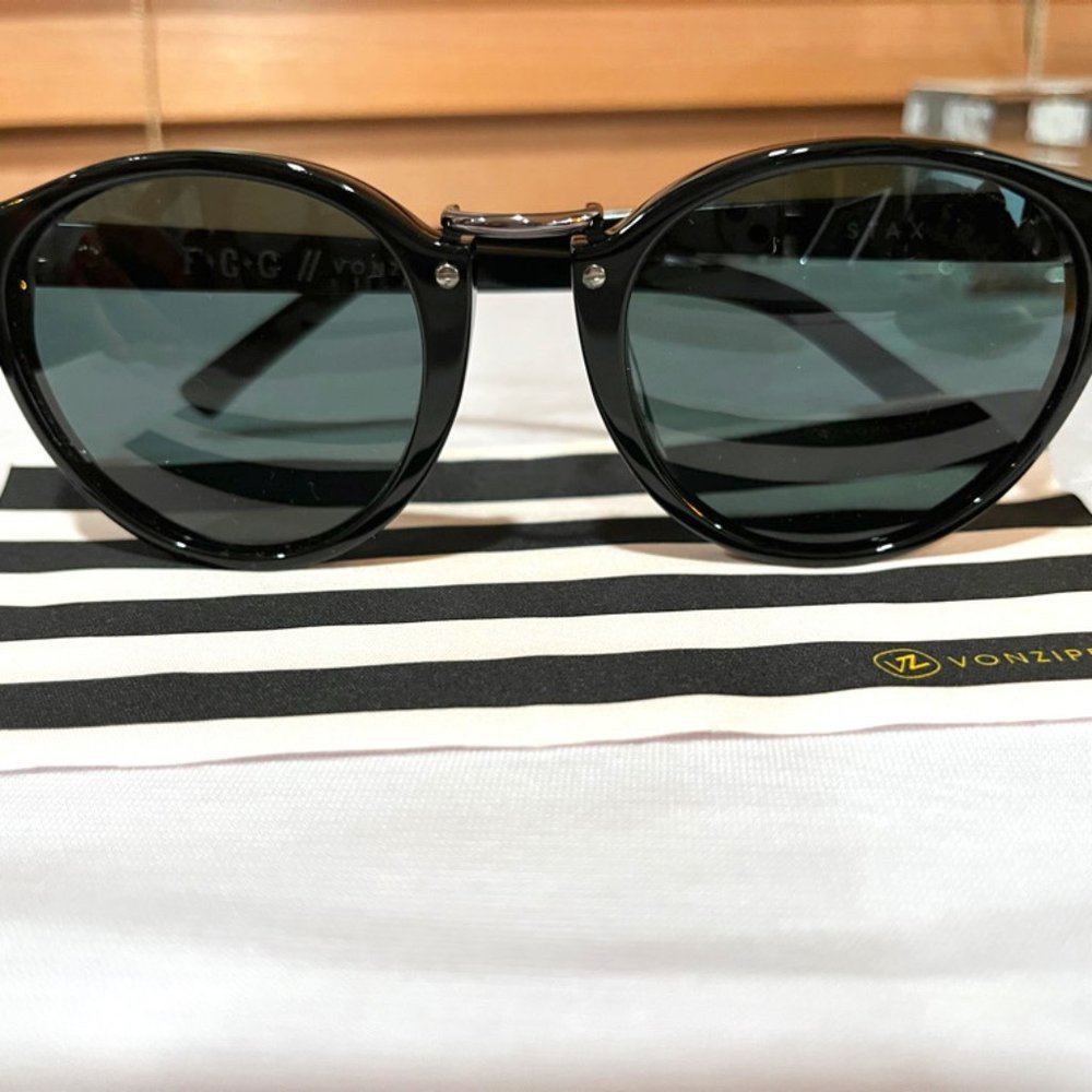 VonZipper Stax sunglasses (black frame/vintage gray lenses)